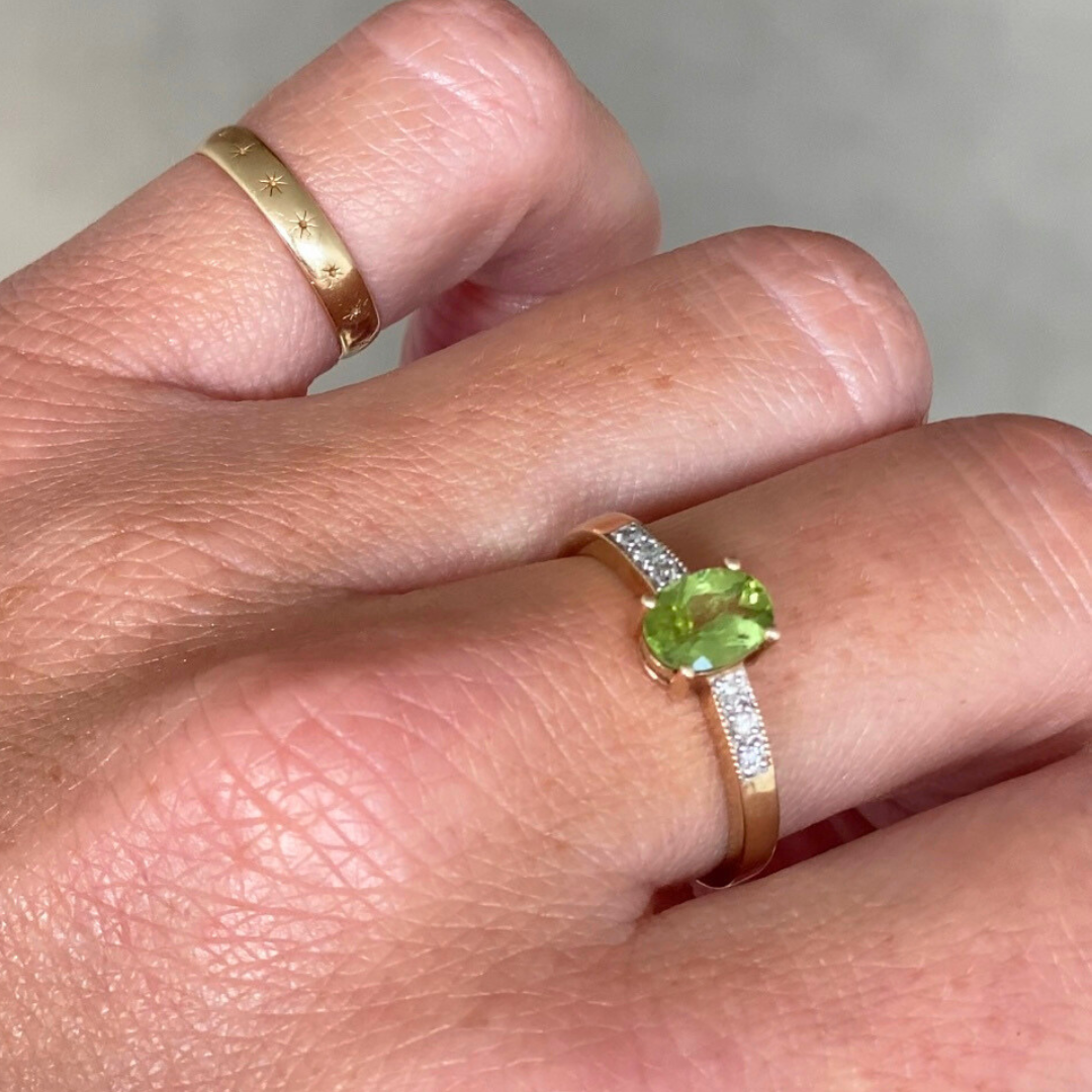Jane | Ovaal Geslepen Peridoot Ring