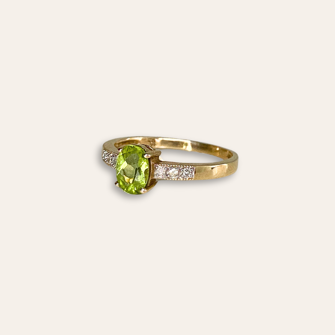 Jane | Ovaal Geslepen Peridoot Ring