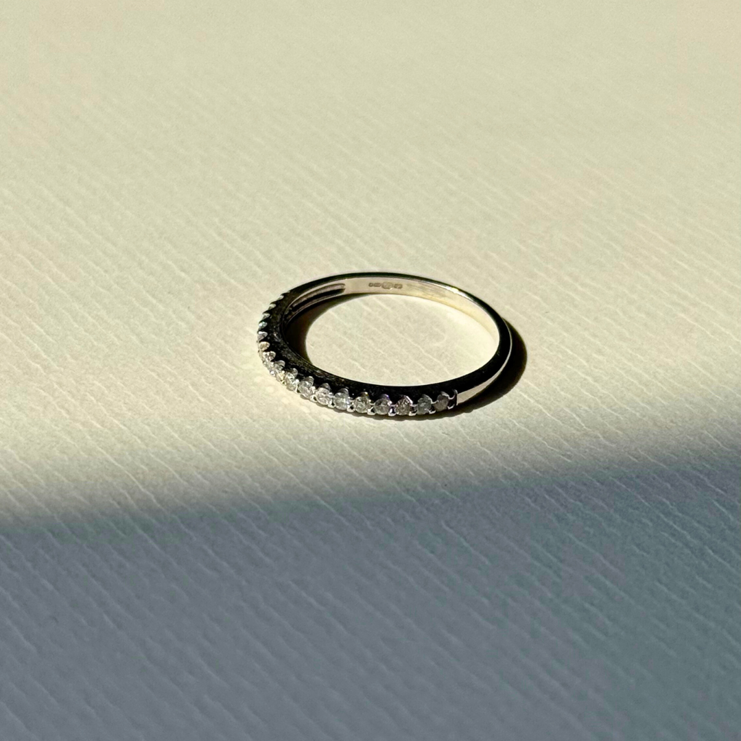 Yasmin | Diamant Rij Ring Witgoud