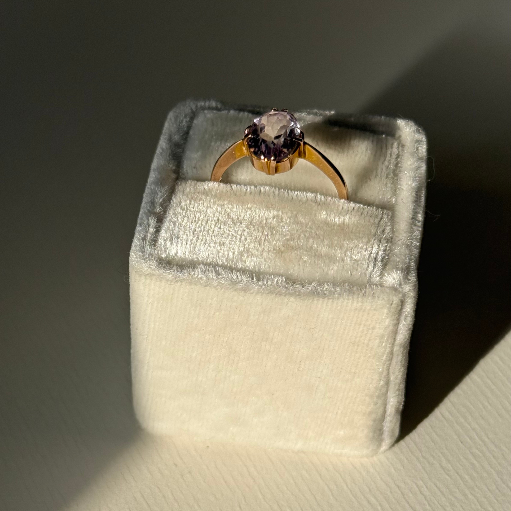 Rose de France Amethist ring