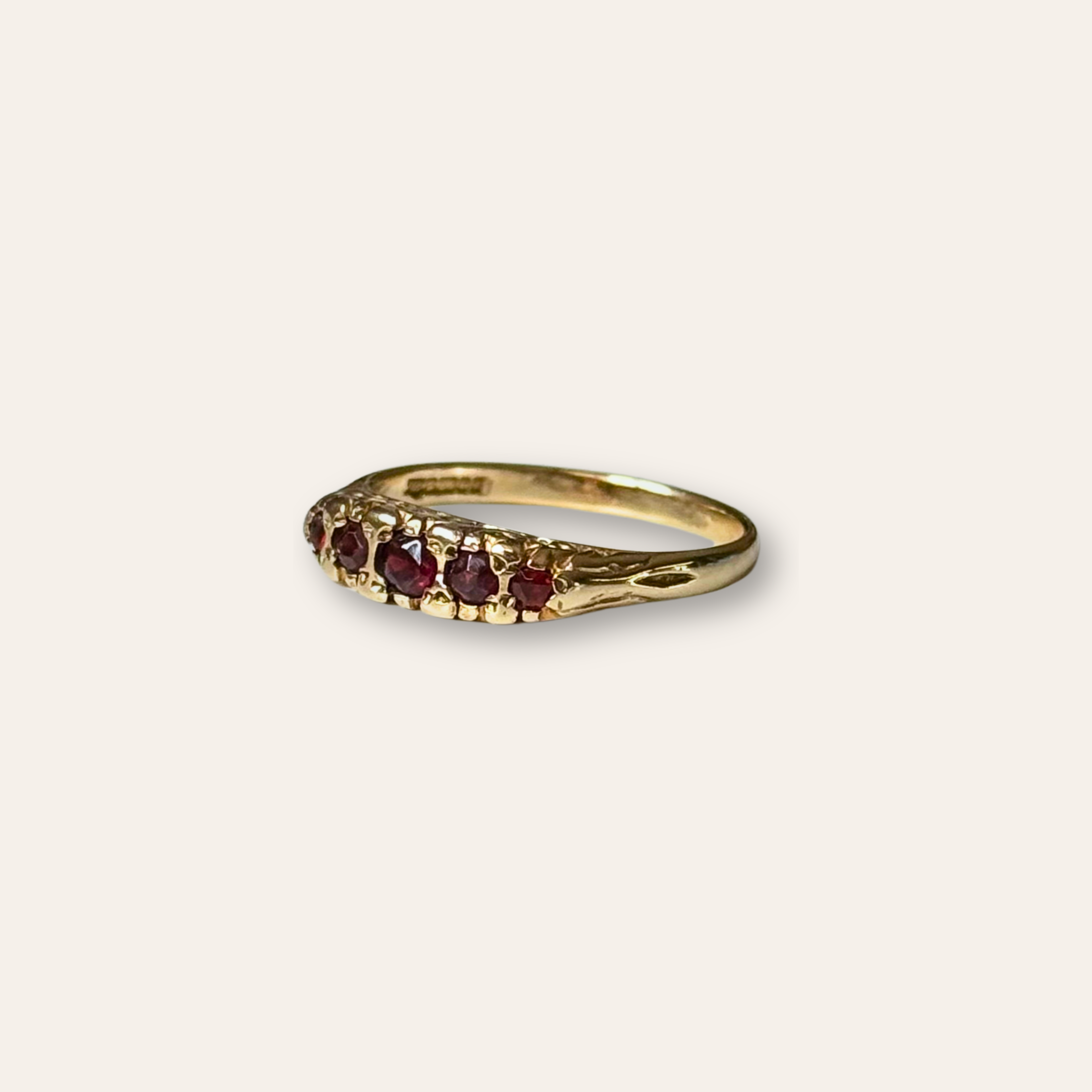 Granaat Rij Ring