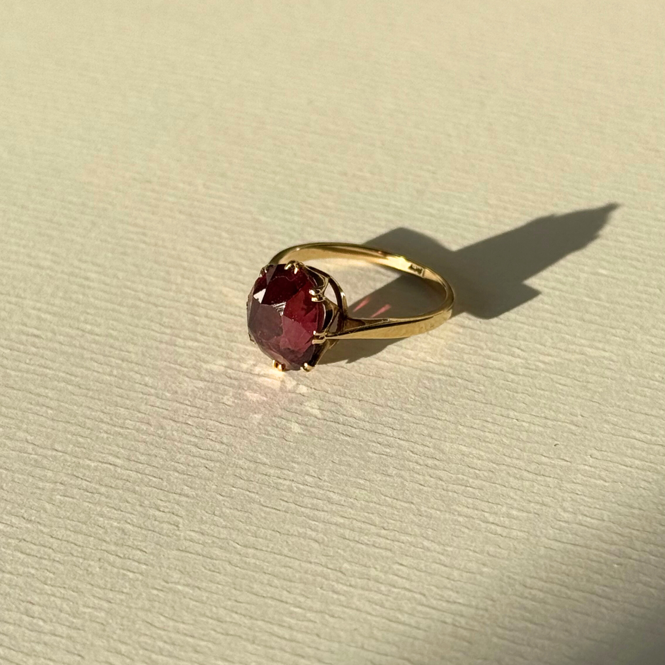 Rhodoliet Granaat Solitair Ring | 18k