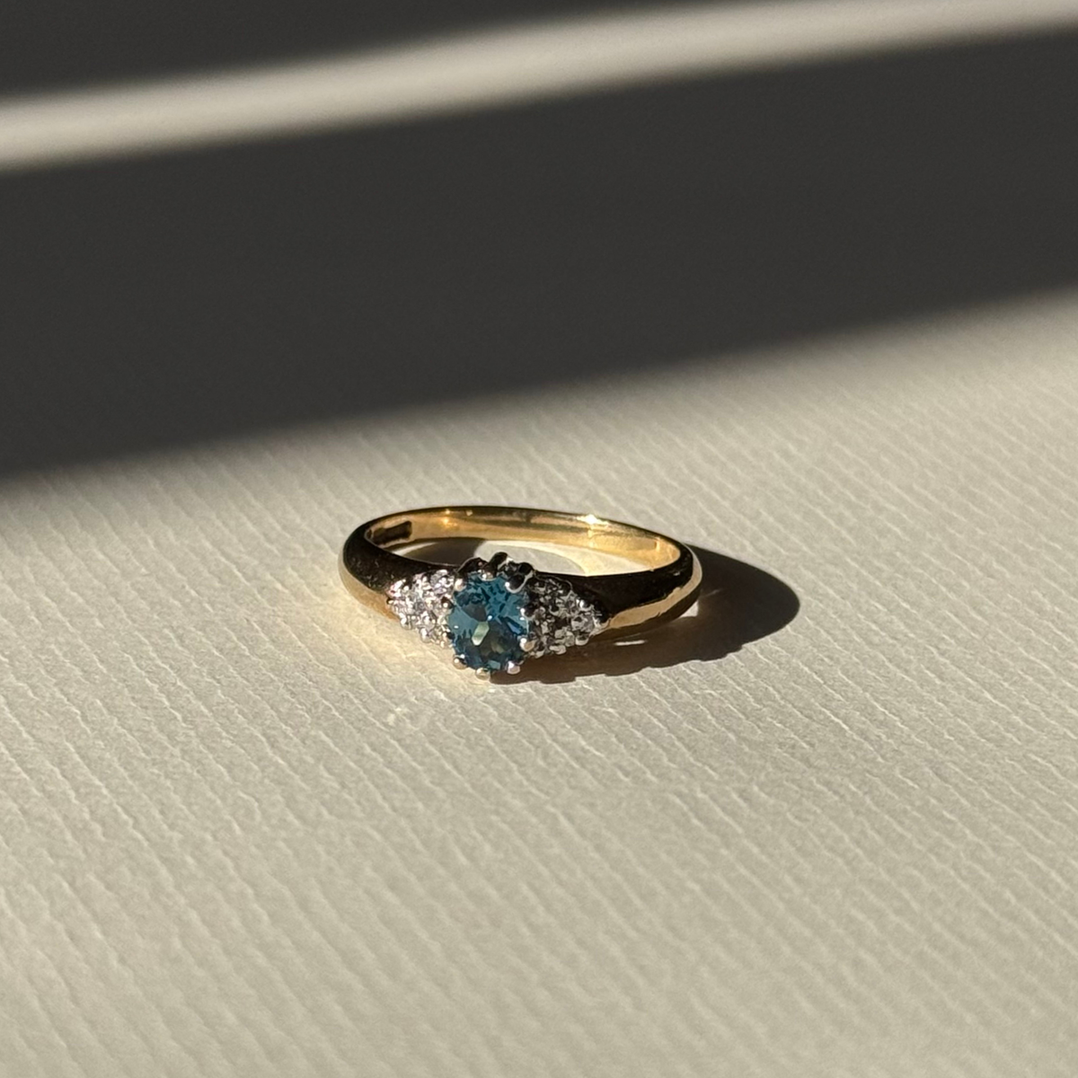 Topaas & Diamant Ring