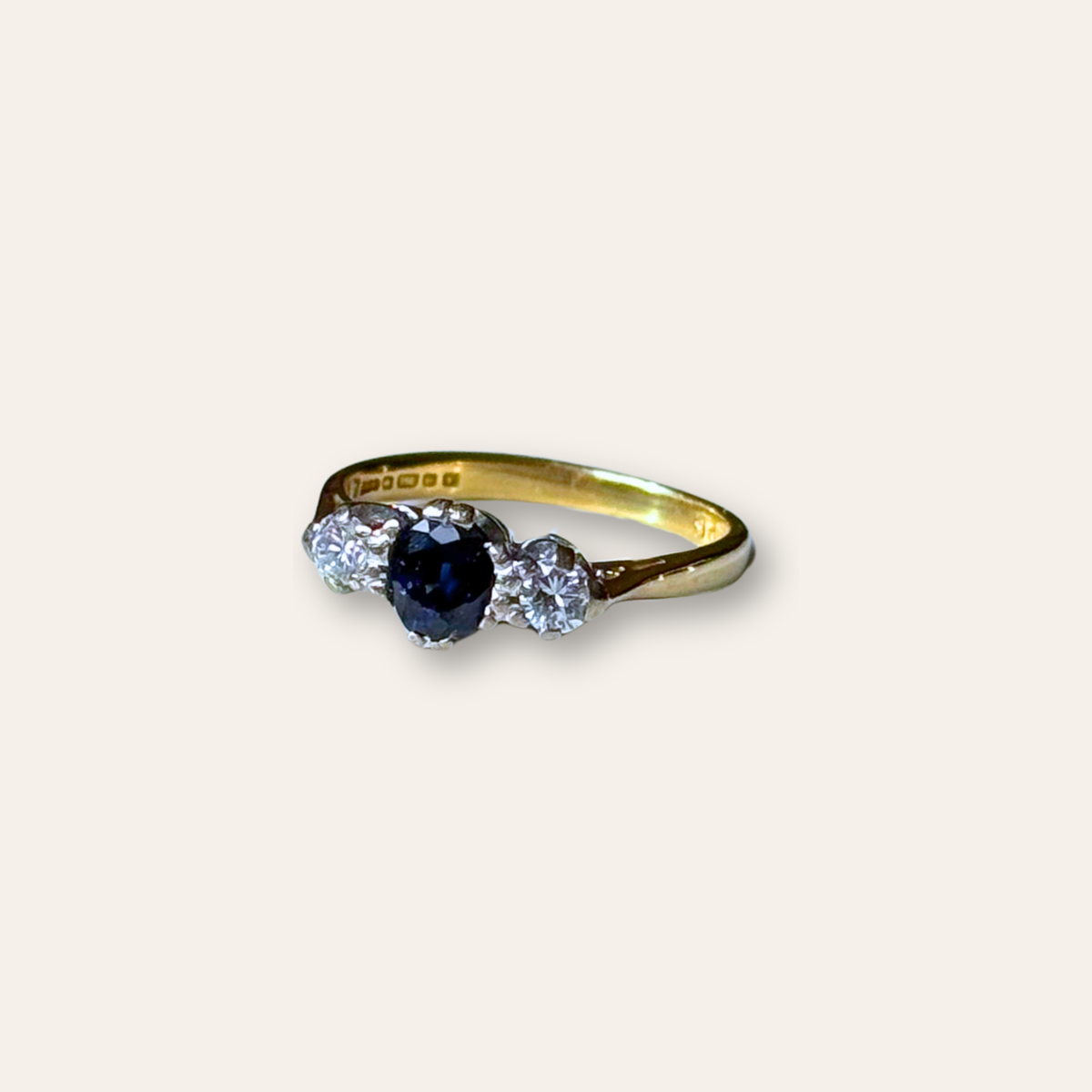 Saffier & Diamant Trilogie Ring 18k
