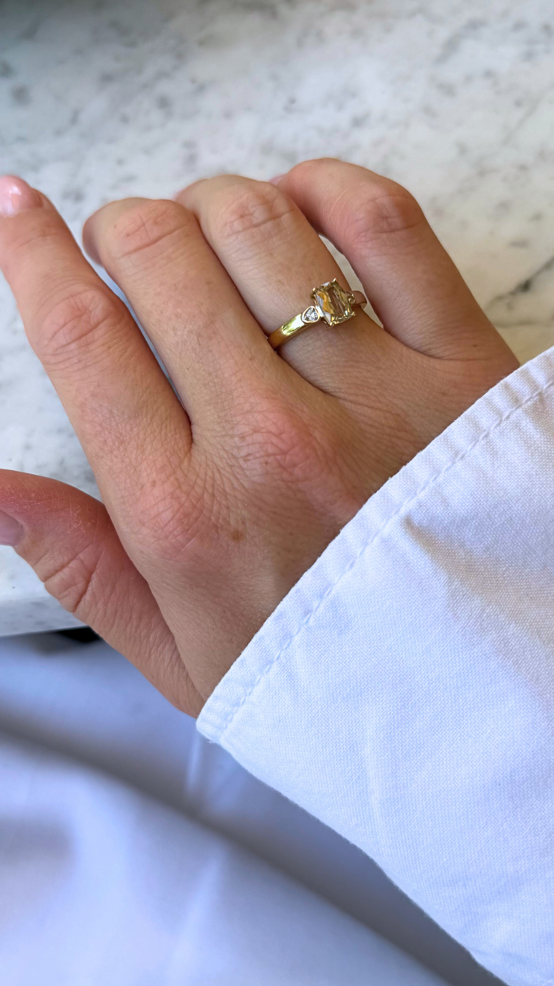 April | Amethist & Diamant Ring