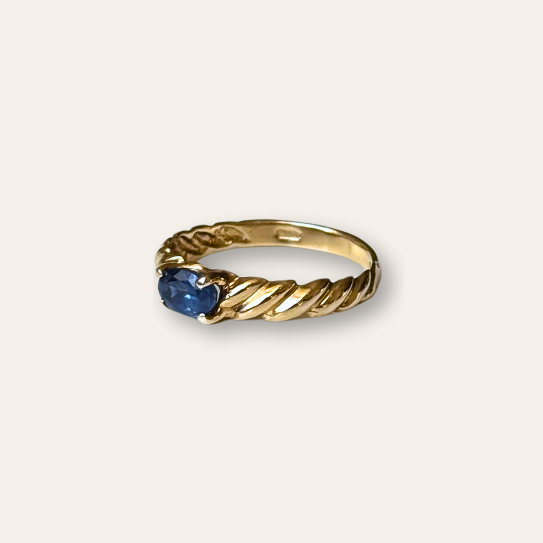 Bruna | Gedraaide Saffier Ring
