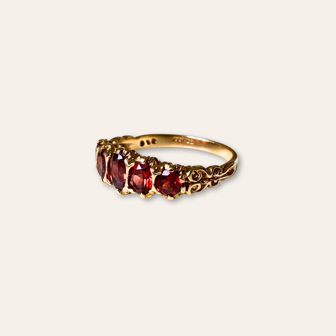Coco | Granaat Rij Ring