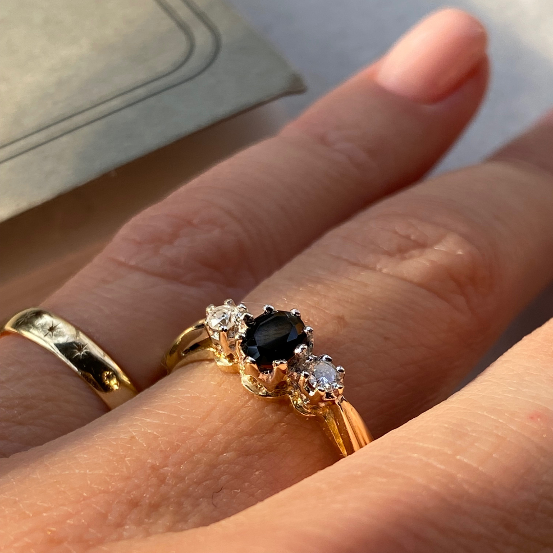 Kae | Saffier & Diamant Trilogy Ring