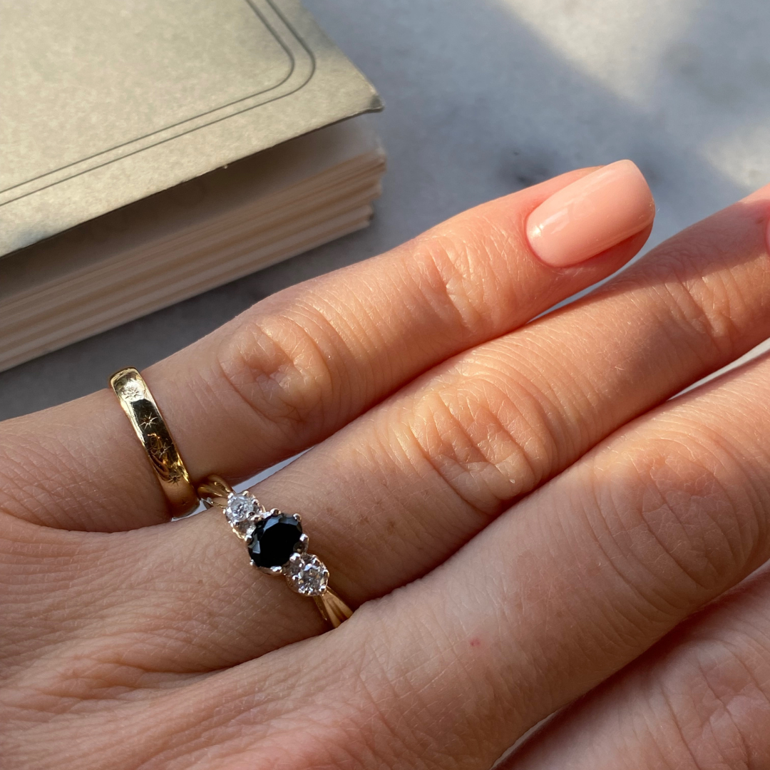 Kae | Saffier & Diamant Trilogy Ring
