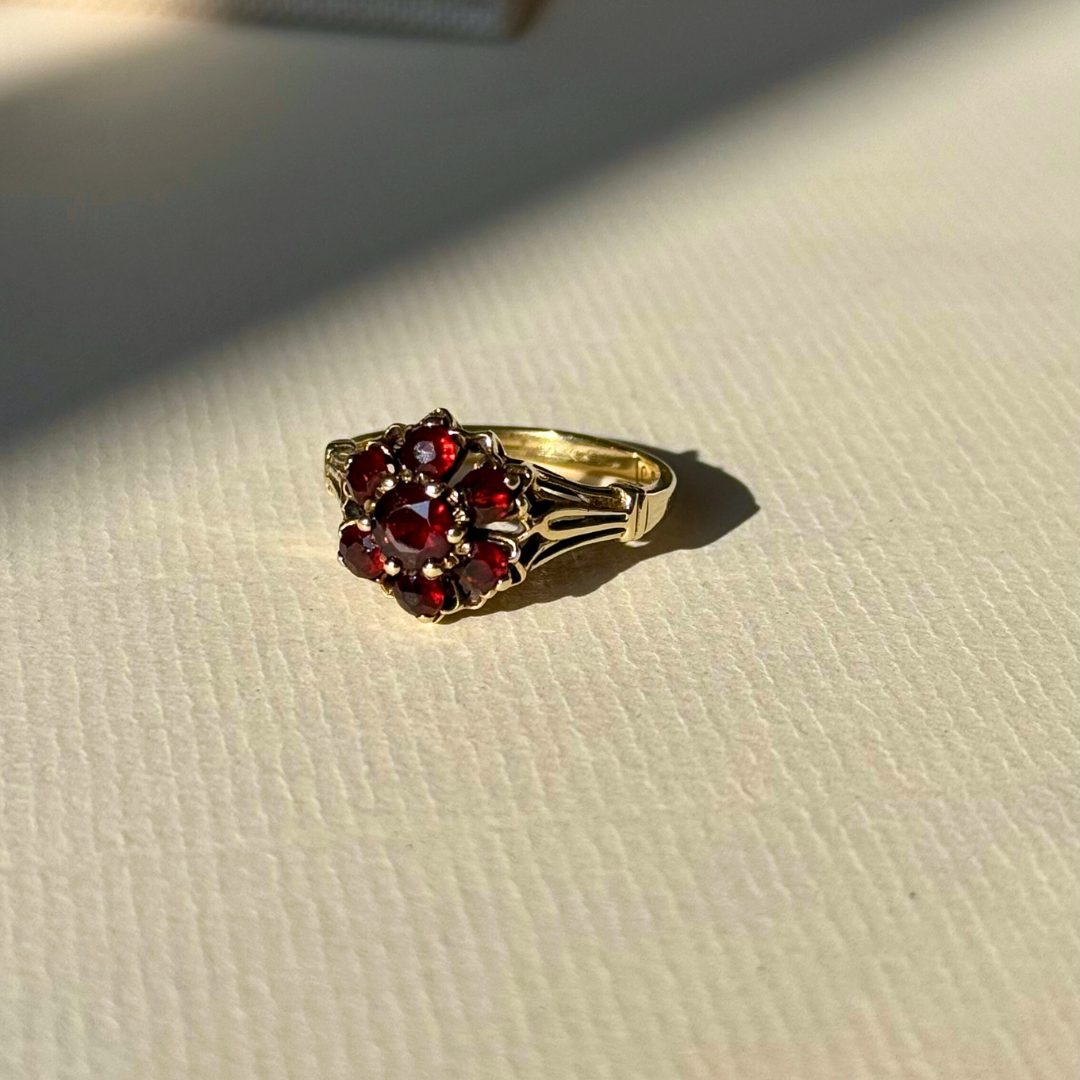 Sade | Granaat Bloem Ring