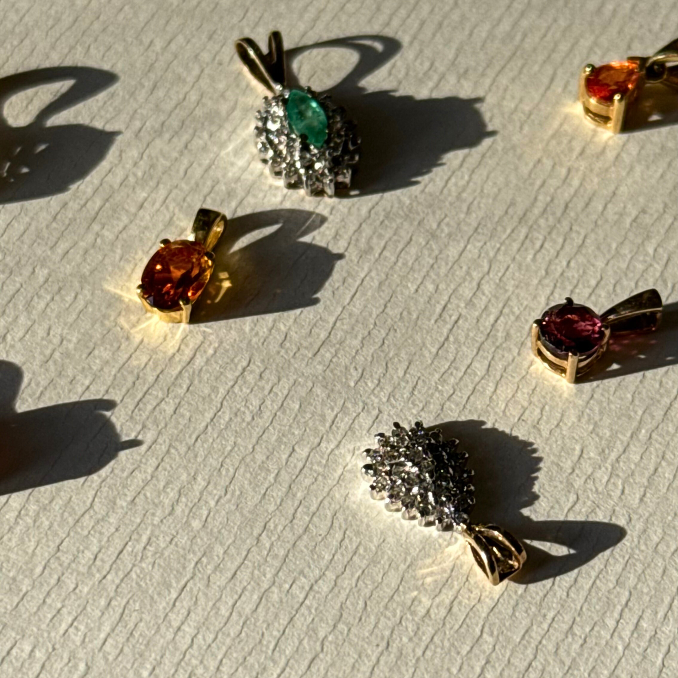 Diamant & Smaragd Hanger