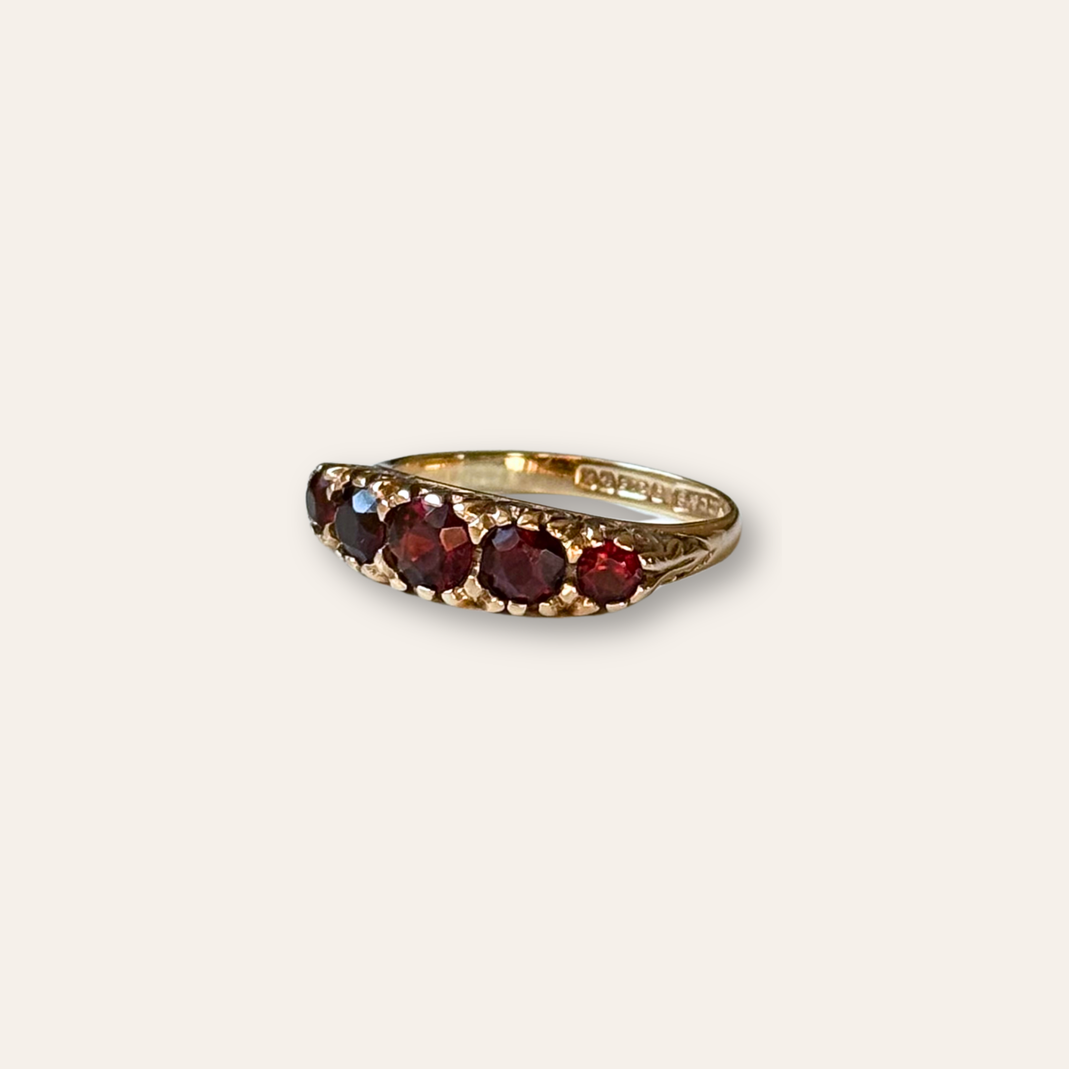 Granaat Rij Ring