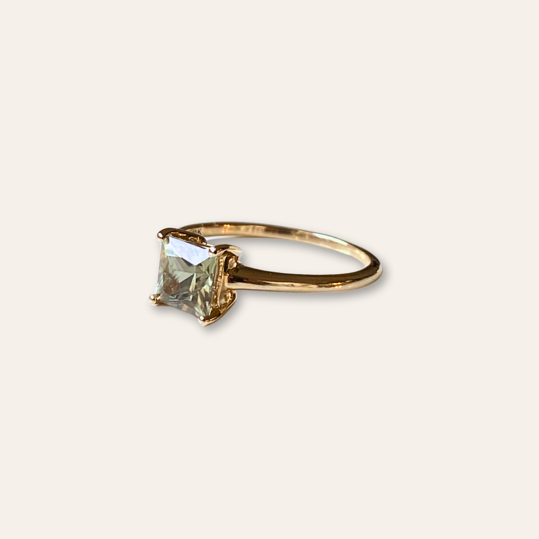 Jo | Peridoot Ring