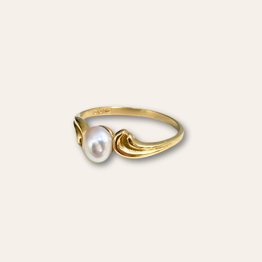 Ivory Tide | Vintage Parel Ring